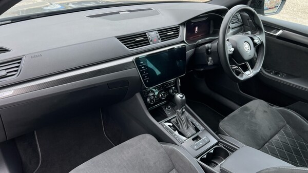 Used Skoda Superb 2024 for sale - 76023213: Photo 2