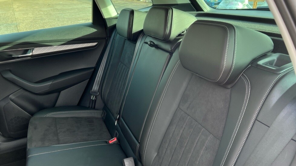 Used Skoda Karoq 2024 for sale - 76297349: Photo 15