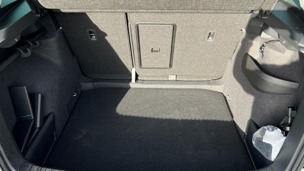 Used Skoda Karoq 2024 for sale - 76297349: Photo 16