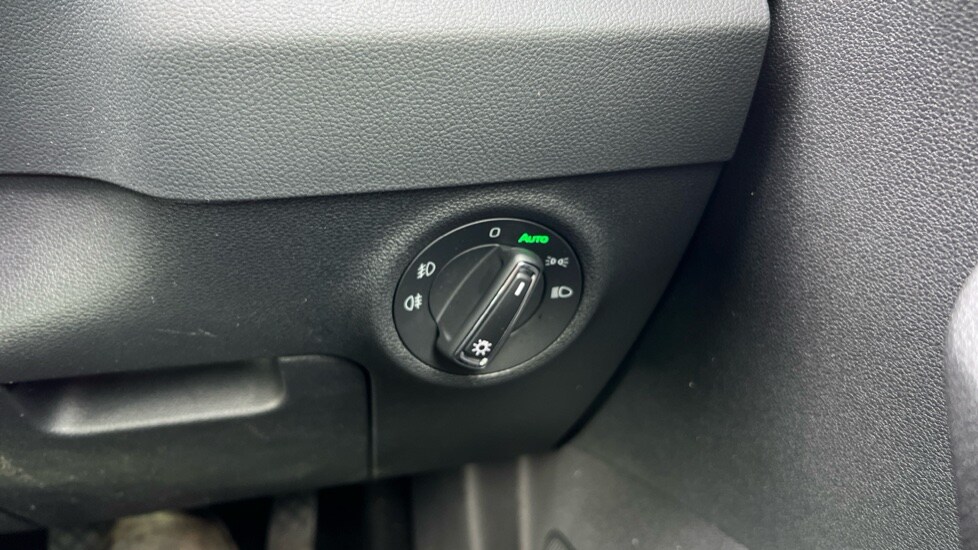 Used Skoda Karoq 2024 for sale - 76297349: Photo 21