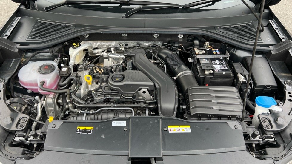 Used Volkswagen T-Roc 2024 for sale - 76302450: Photo 16