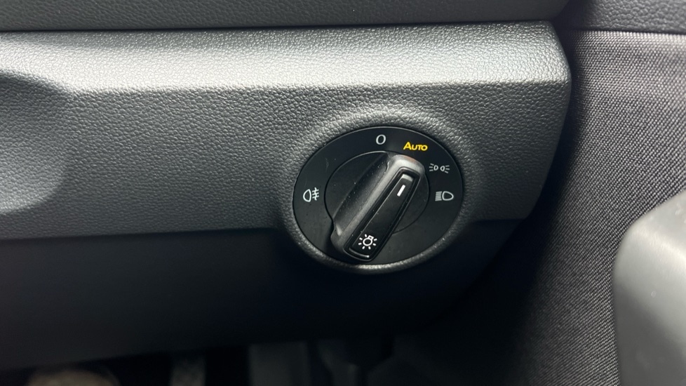 Used Volkswagen T-Roc 2024 for sale - 76302450: Photo 24