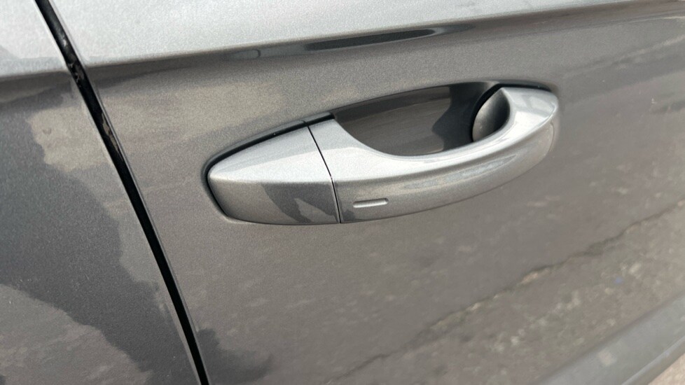 Used Volkswagen T-Roc 2024 for sale - 76302450: Photo 29