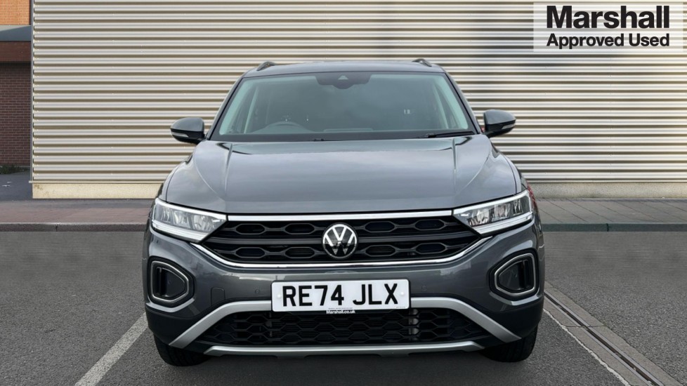 Used Volkswagen T-Roc 2024 for sale - 76302450: Photo 8