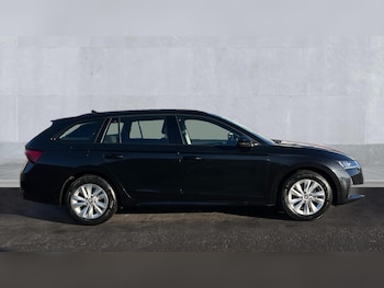 Used Skoda Octavia 2025 for sale - 76652519: Photo