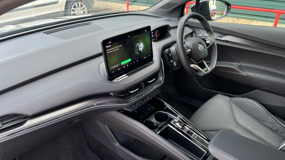 Used Skoda Enyaq 2024 for sale - 76100053: Photo 2