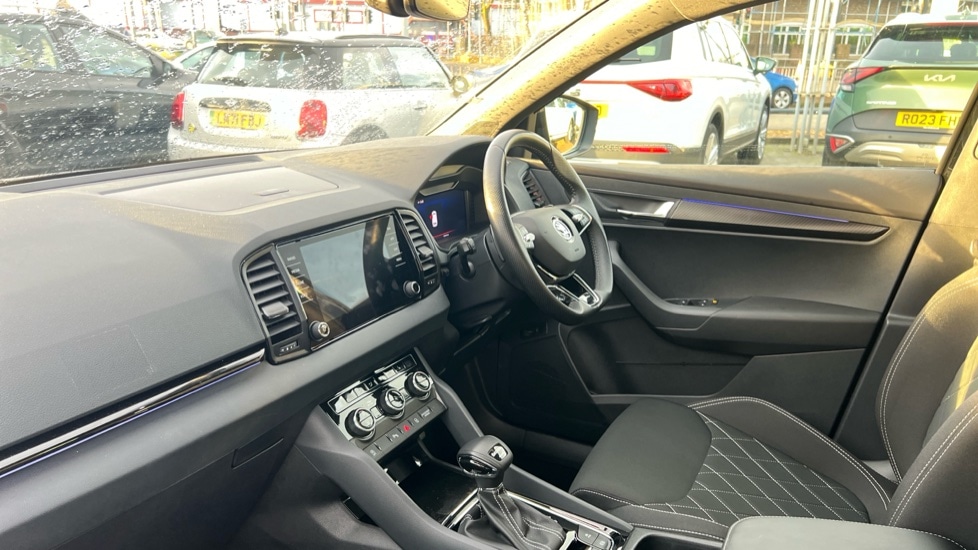 Used Skoda Karoq 2024 for sale - 76704504: Photo 2