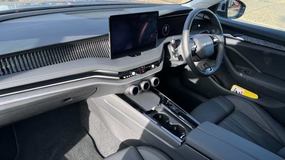 Used Skoda Superb 2025 for sale - 76438146: Photo 2