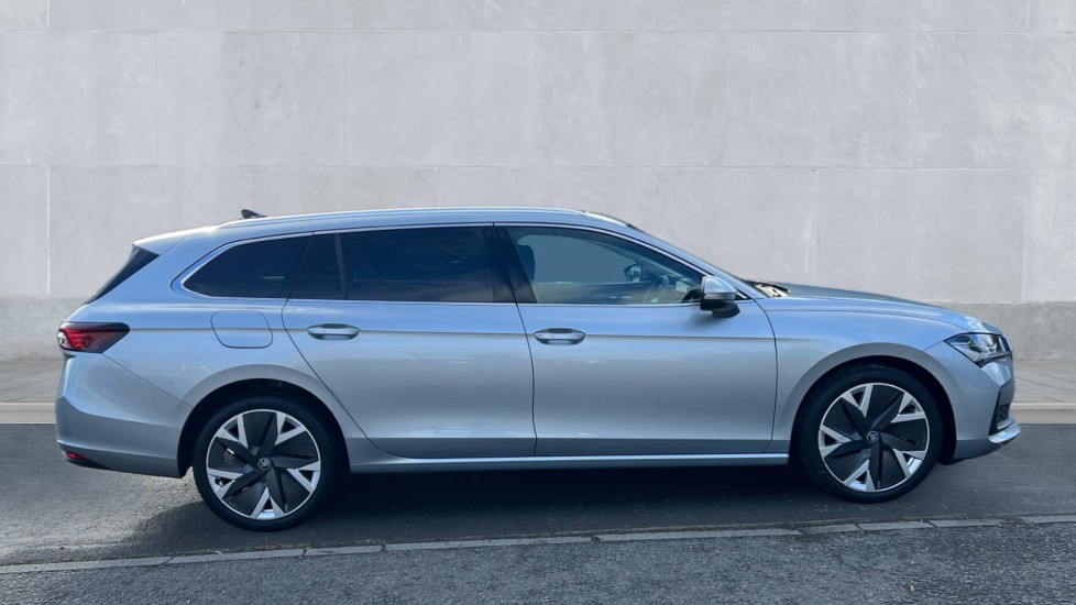 Used Skoda Superb 2025 for sale - 76438146: Photo 4