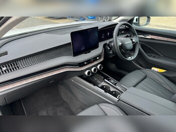 Used Skoda Superb 2025 for sale - 76273043: Photo