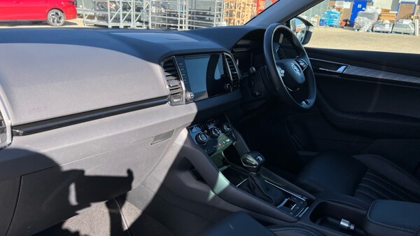 Used Skoda Karoq 2023 for sale - 76130865: Photo 2