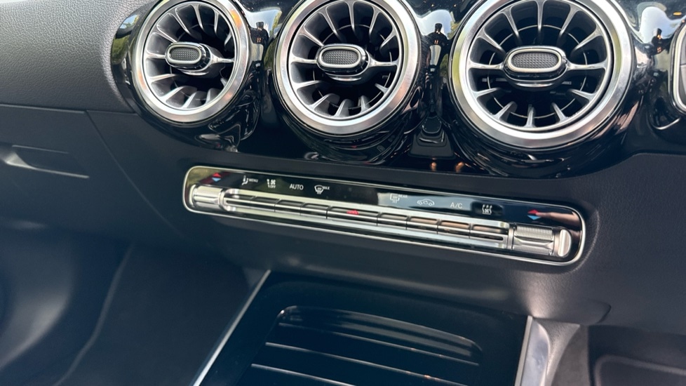 Used Mercedes-Benz EQA 2021 for sale - 76803962: Photo 36