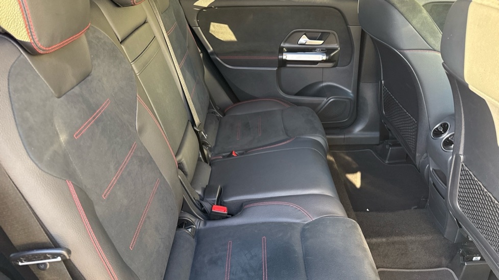 Used Mercedes-Benz GLB 2023 for sale - 76647890: Photo 24