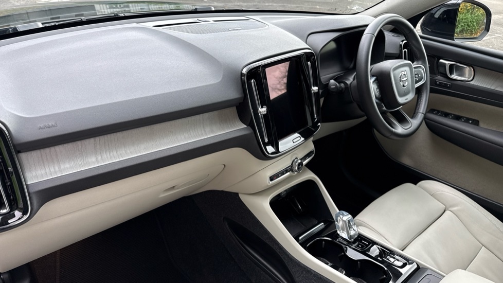 Used Volvo XC40 2024 for sale - 76847075: Photo 10