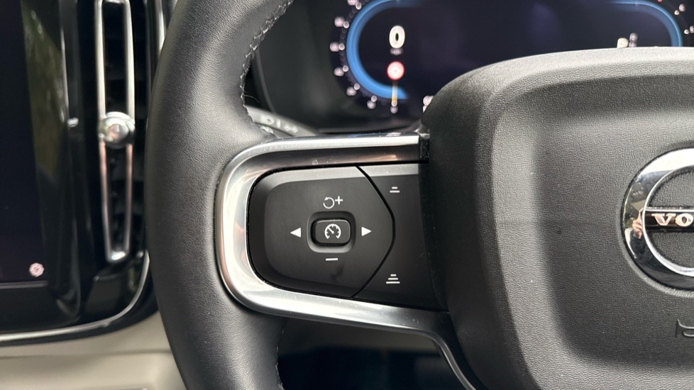 Used Volvo XC40 2024 for sale - 76847075: Photo 23