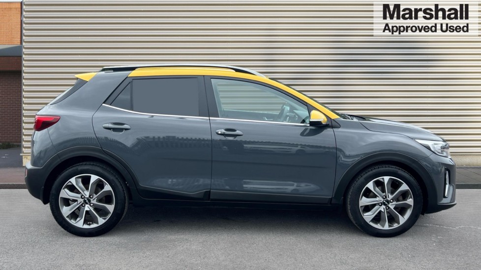 Used Kia Stonic 2023 for sale - 76556979: Photo 2