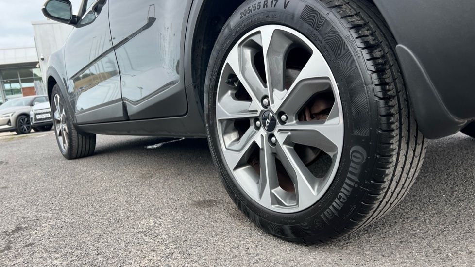 Used Kia Stonic 2023 for sale - 76556979: Photo 31