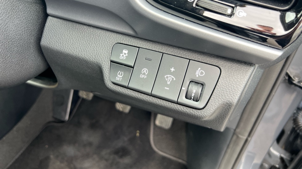 Used Kia Stonic 2023 for sale - 76556979: Photo 33