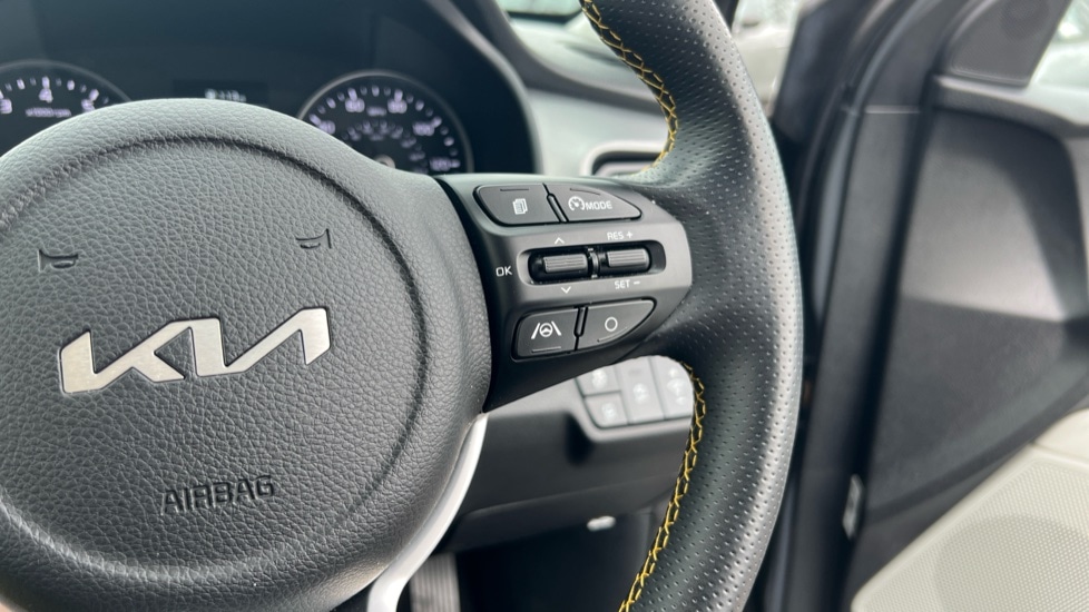 Used Kia Stonic 2023 for sale - 76556979: Photo 39