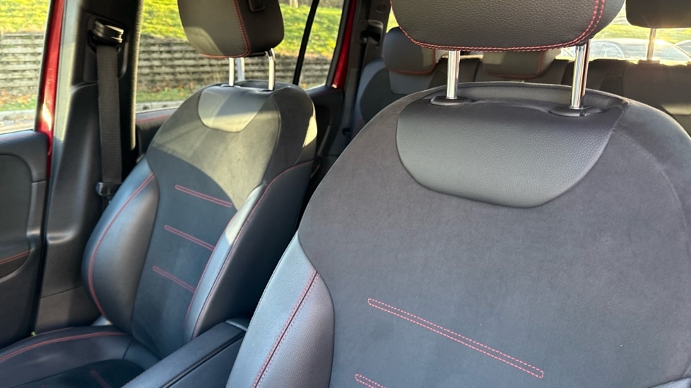 Used Mercedes-Benz GLB 2022 for sale - 76575107: Photo 14