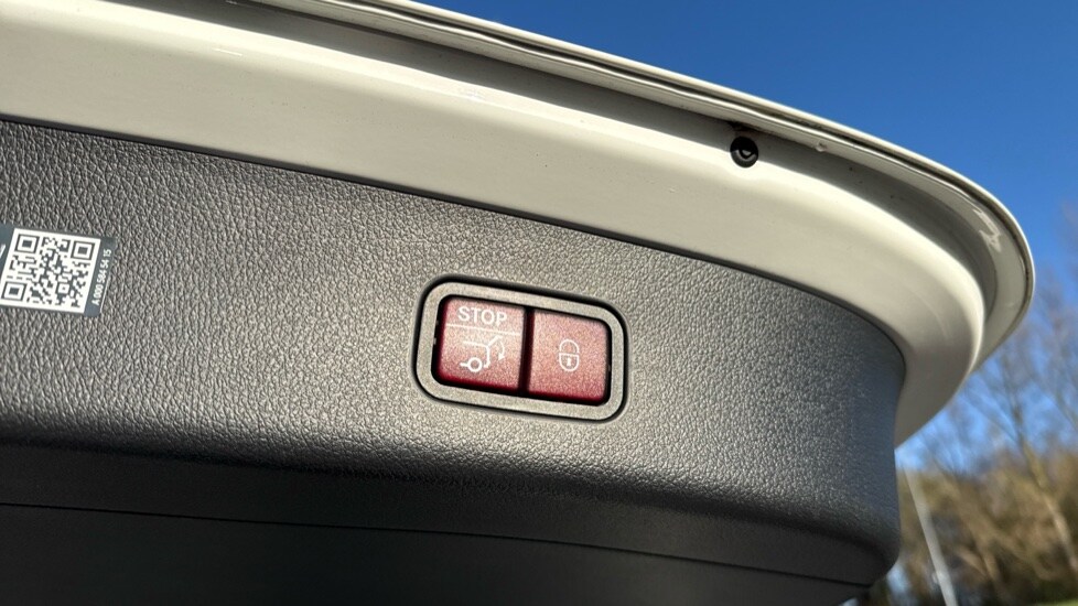 Used Mercedes-Benz GLC 2024 for sale - 76575281: Photo 18