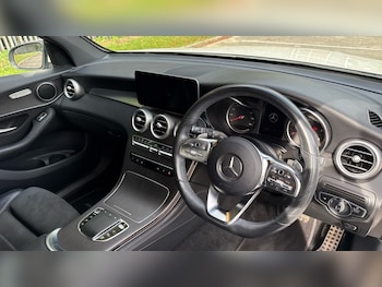 Used Mercedes-Benz GLC 2020 for sale - 75742834: Photo