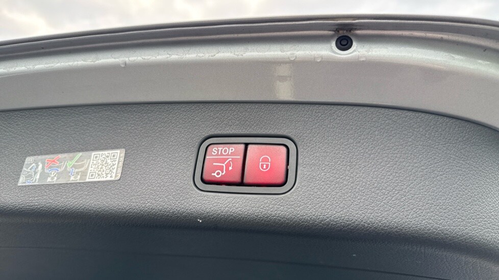 Used Mercedes-Benz GLC 2024 for sale - 76074505: Photo 18