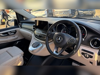 Used Mercedes-Benz V-Class 2024 for sale - 76647884: Photo