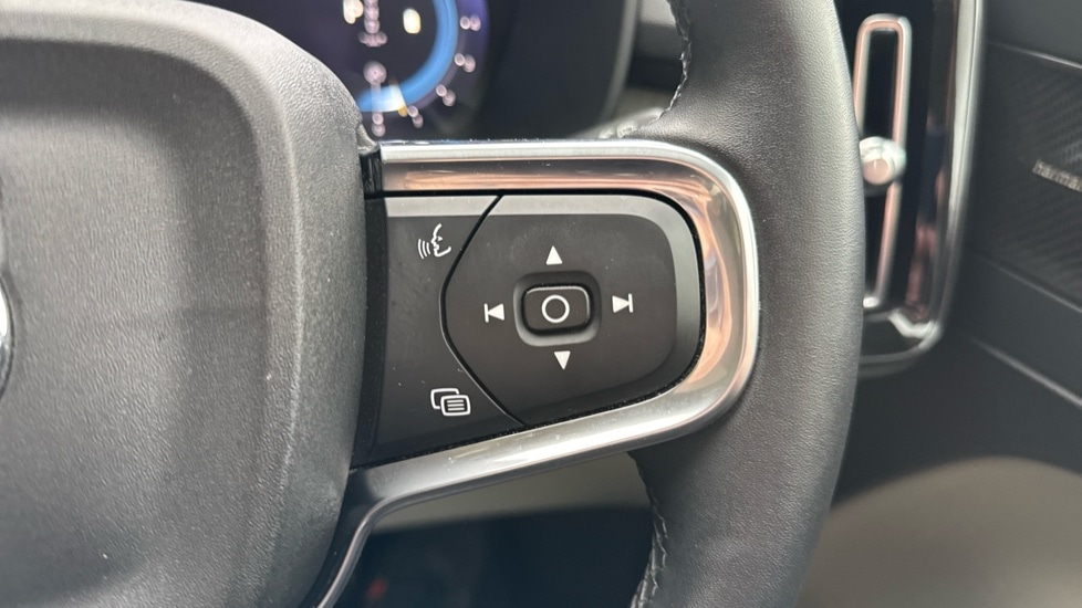 Used Volvo XC40 2024 for sale - 76350871: Photo 22