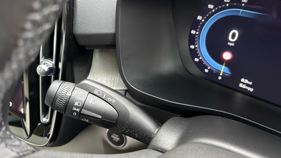 Used Volvo XC40 2024 for sale - 76350871: Photo 25