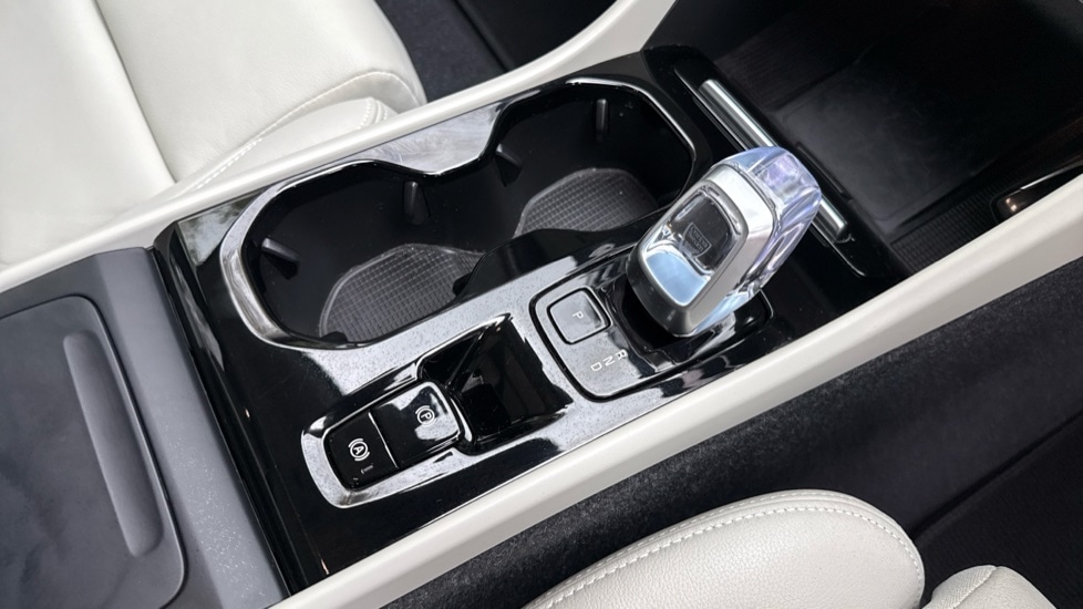 Used Volvo XC40 2024 for sale - 76350871: Photo 29