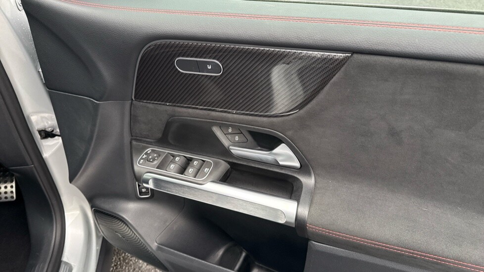 Used Mercedes-Benz GLB 2024 for sale - 76458867: Photo 37