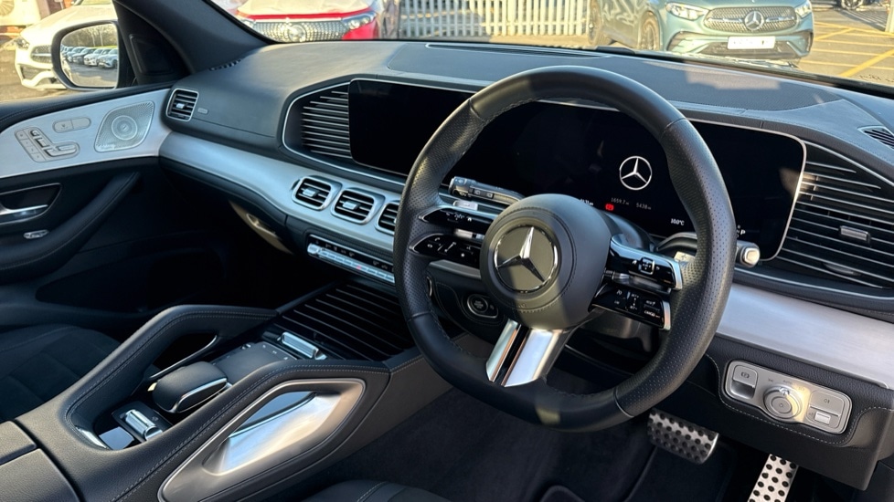 Used Mercedes-Benz GLE 2025 for sale - 77025481: Photo 3