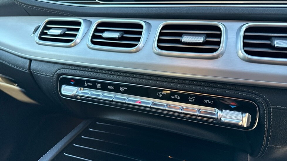 Used Mercedes-Benz GLE 2025 for sale - 77025481: Photo 36