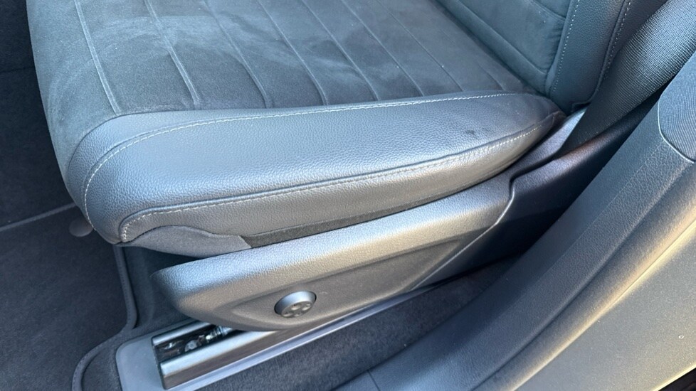 Used Mercedes-Benz GLE 2025 for sale - 77025481: Photo 39