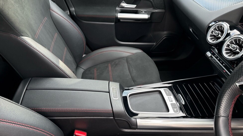 Used Mercedes-Benz EQA 2024 for sale - 76556832: Photo 34