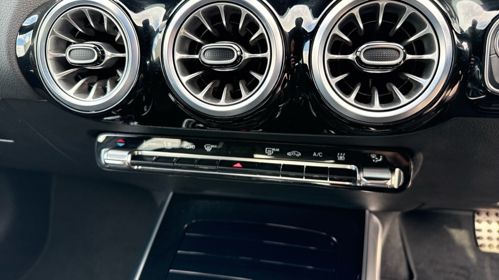 Used Mercedes-Benz EQA 2024 for sale - 76556832: Photo 36