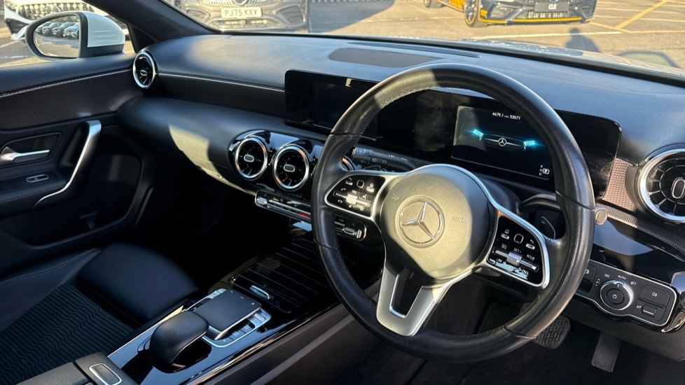 Used Mercedes-Benz A-Class 2018 for sale - 76999358: Photo 3