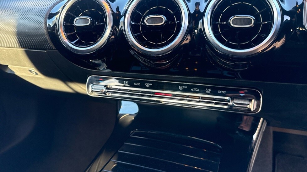 Used Mercedes-Benz A-Class 2018 for sale - 76999358: Photo 36