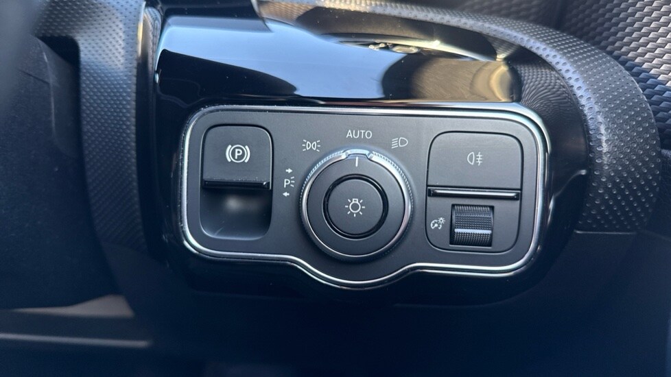 Used Mercedes-Benz A-Class 2018 for sale - 76999358: Photo 42