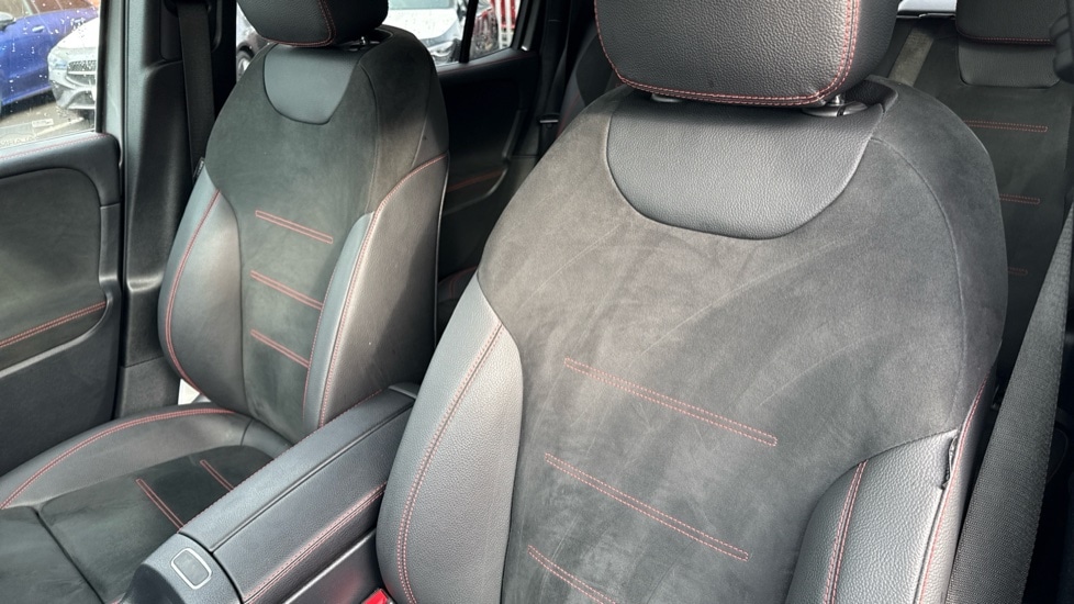 Used Mercedes-Benz GLB 2025 for sale - 76261710: Photo 14