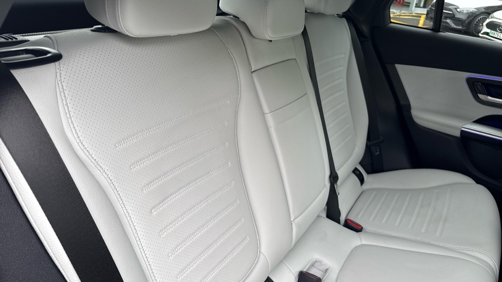 Used Mercedes-Benz GLC 2024 for sale - 76074235: Photo 15