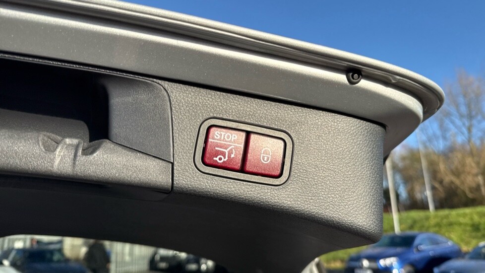 Used Mercedes-Benz C Class 2021 for sale - 76575038: Photo 18