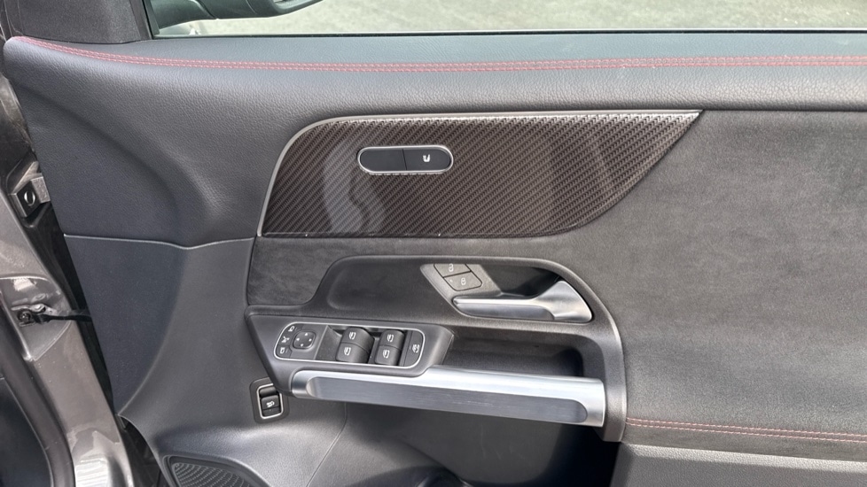 Used Mercedes-Benz GLB 2024 for sale - 76130655: Photo 37