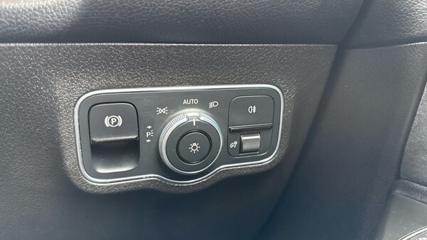 Used Mercedes-Benz GLB 2020 for sale - 76146167: Photo 28
