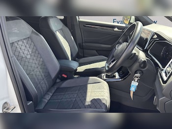 Used Volkswagen T-Roc 2024 for sale - 79339687: Photo