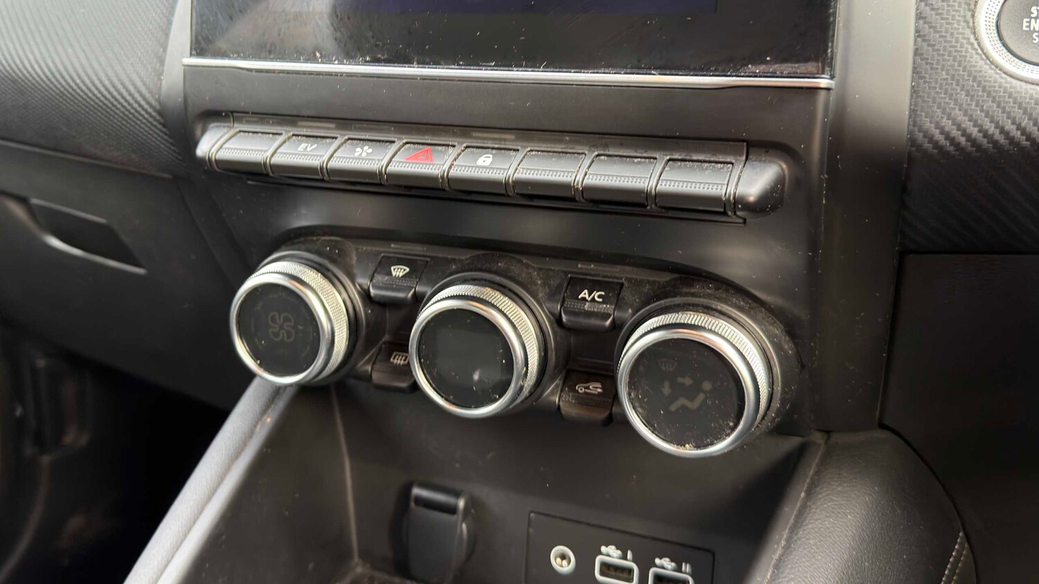 Used Renault Captur 2024 for sale - 77856375: Photo 12