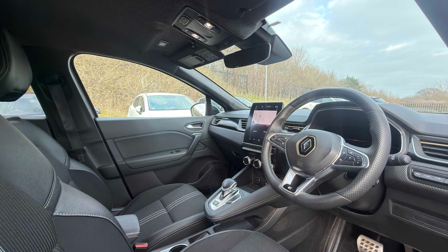 Used Renault Captur 2024 for sale - 77856375: Photo 3