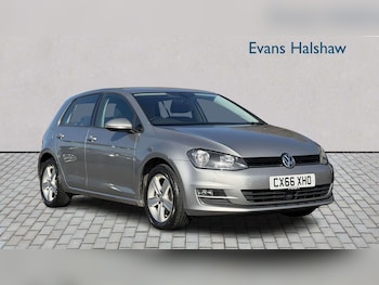 Used Volkswagen Golf 2017 for sale - 77928469: Photo