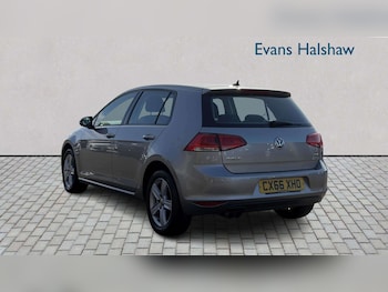 Used Volkswagen Golf 2017 for sale - 77928469: Photo